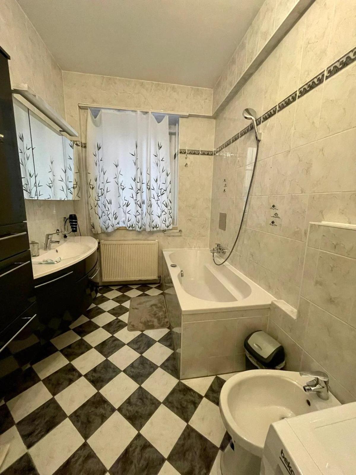 Gemutliche Wohnung Mit Super Lage Viena Exterior foto