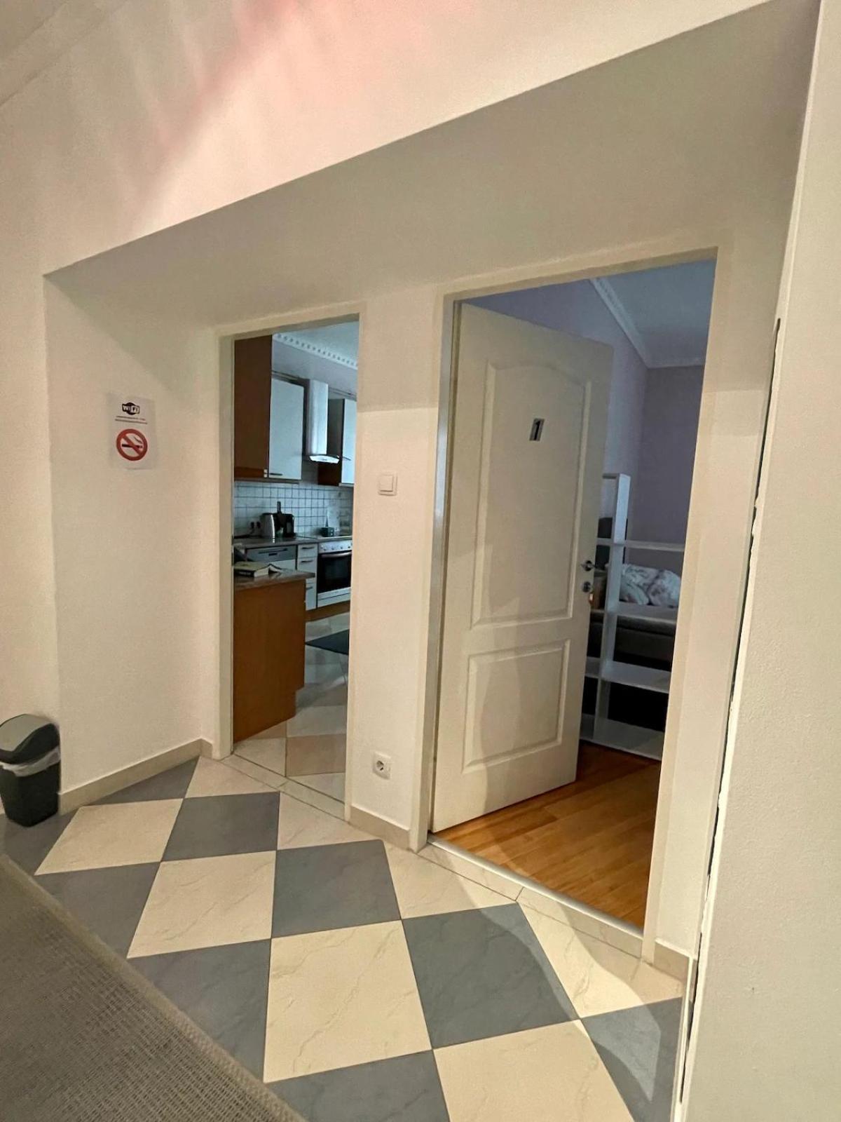 Gemutliche Wohnung Mit Super Lage Viena Exterior foto